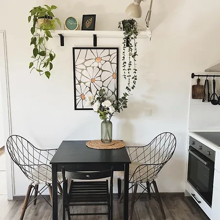 Urban Jungle 1 - Free Parking Apartmán