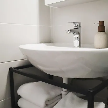 Urban Jungle 1 - Free Parking *